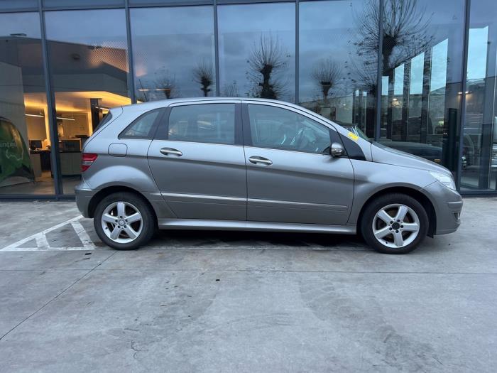 Mercedes B-Klasse V1100