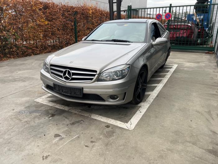 Mercedes C-Klasse V1102