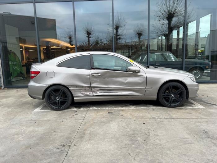 Mercedes C-Klasse V1102