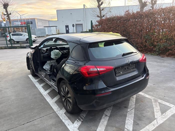 Mercedes A-Klasse V1106