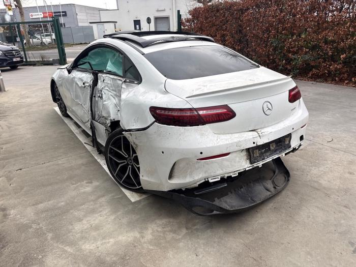 Mercedes E-Klasse V1107