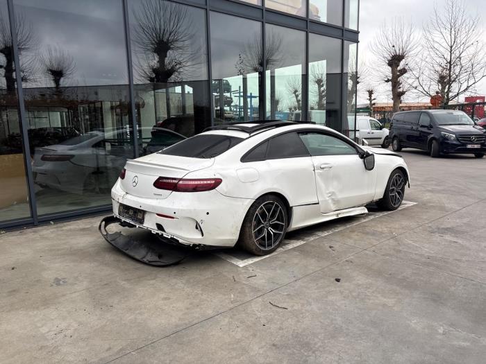 Mercedes E-Klasse V1107