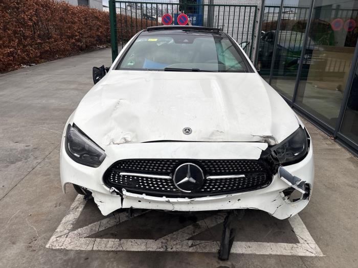 Mercedes E-Klasse V1107