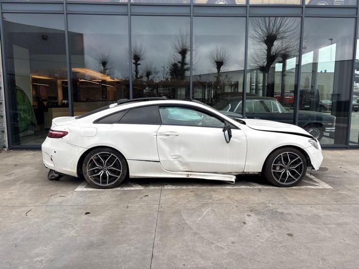 Mercedes E-Klasse V1107