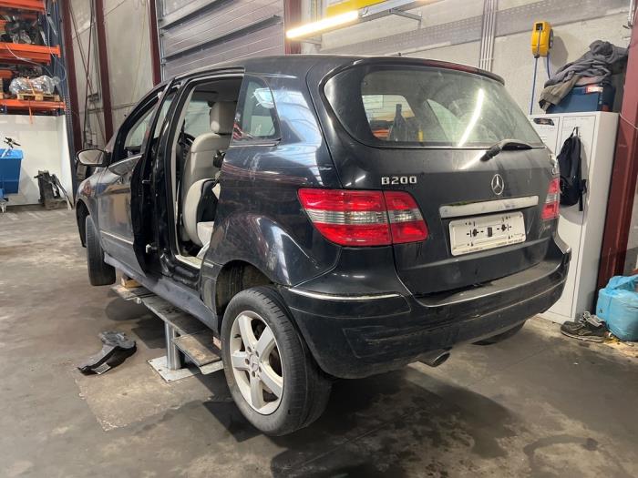 Mercedes B-Klasse V1113