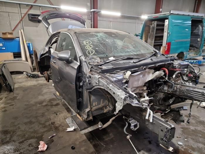 Mercedes A 1.3 A-200 Turbo 16V Sloopvoertuig (2018, Aubergine, Zilvergrijs, Grijs)