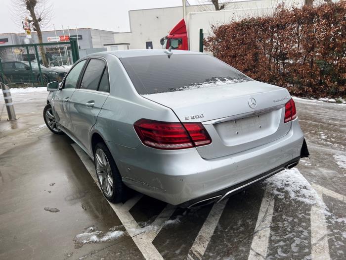 Mercedes E E-300 BlueTec Hybrid V6 24V Sloopvoertuig (2014, Zilver)