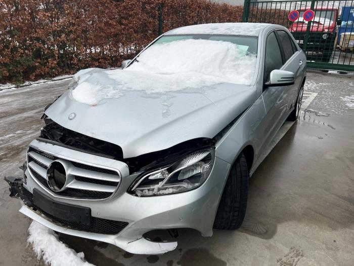 Mercedes E E-300 BlueTec Hybrid V6 24V Sloopvoertuig (2014, Zilver)