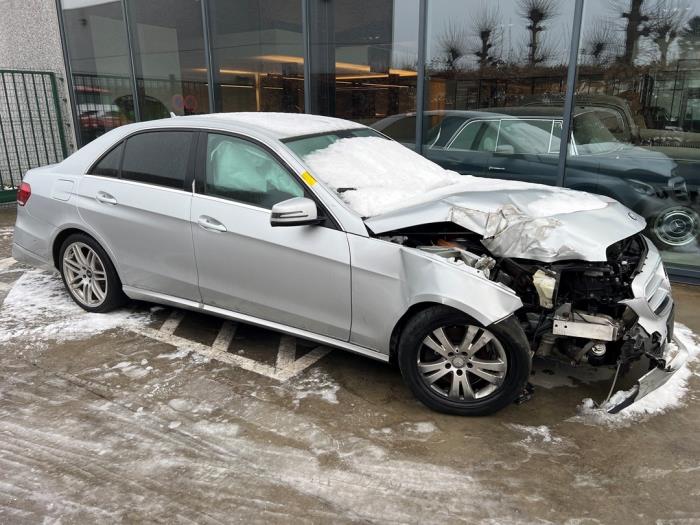Mercedes E E-300 BlueTec Hybrid V6 24V Sloopvoertuig (2014, Zilver)