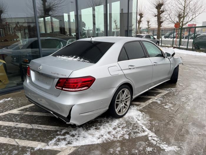 Mercedes E E-300 BlueTec Hybrid V6 24V Sloopvoertuig (2014, Zilver)