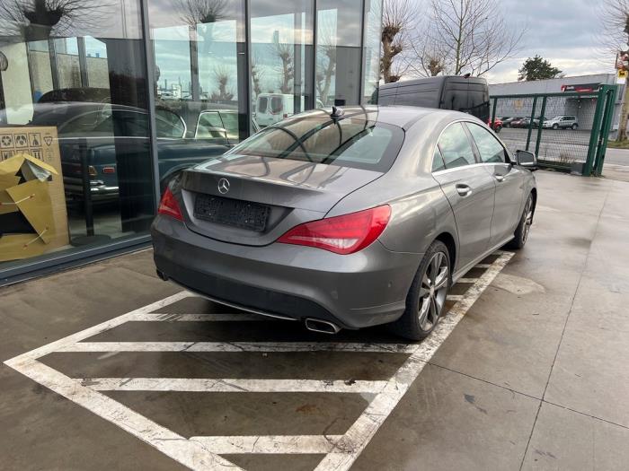 Mercedes CLA 1.6 CLA-200 16V Sloopvoertuig (2013, Aubergine, Zilvergrijs, Grijs)