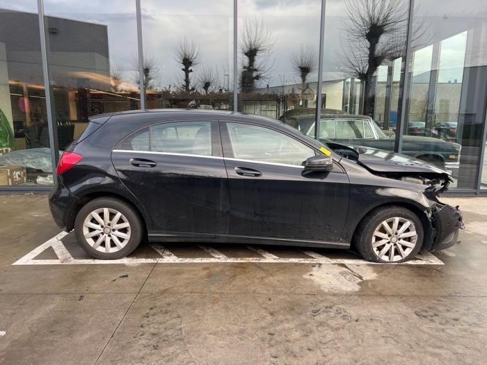 Mercedes A-Klasse V1121