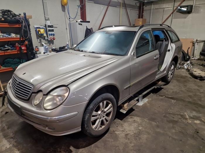 Mercedes E-Klasse V1129