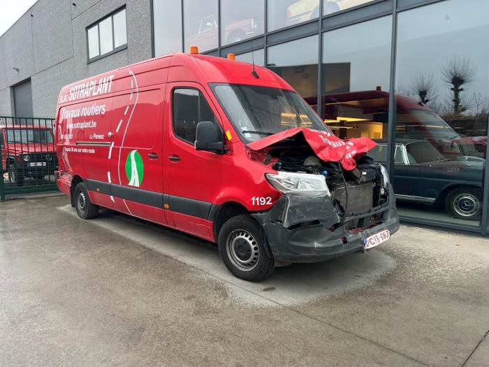 Mercedes Sprinter 5t 517 CDI 2.0 D RWD Sloopvoertuig (2022, Rood)