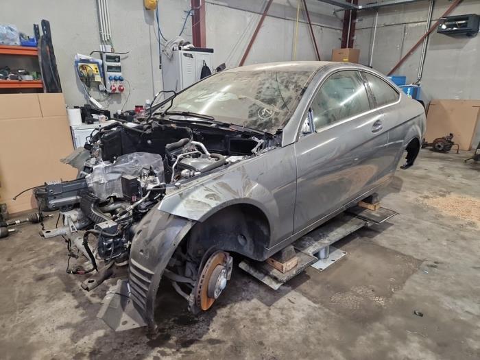 Mercedes C-Klasse V1144