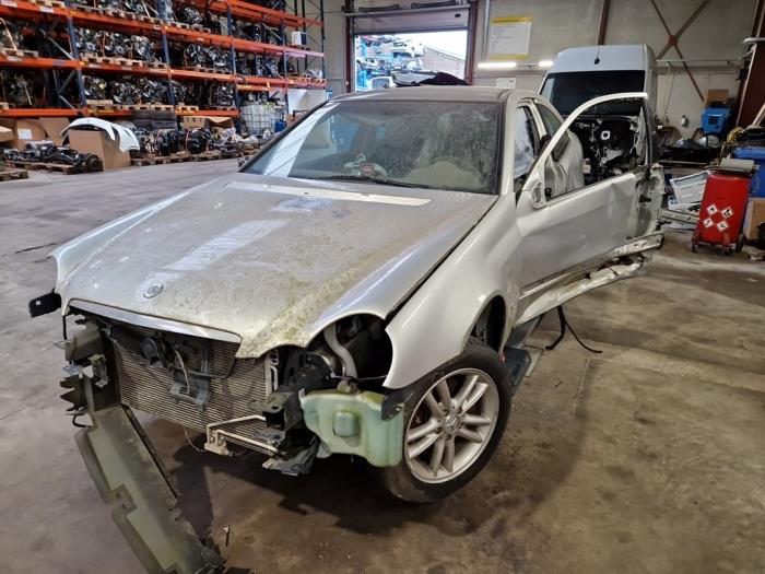 Mercedes C-Klasse V1150