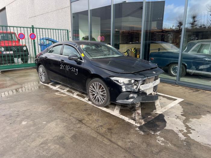 Mercedes CLA 1.3 CLA-250 e Turbo 16V Sloopvoertuig (2022, Zwart)