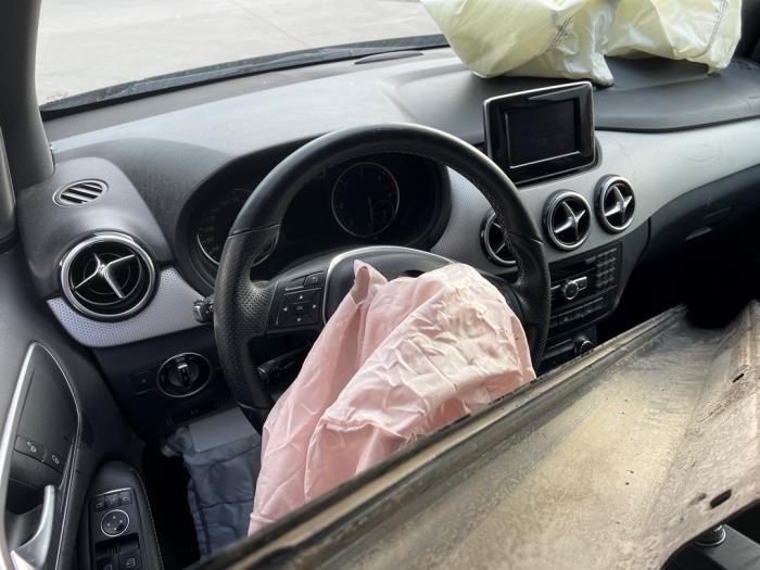 Mercedes B-Klasse V1155