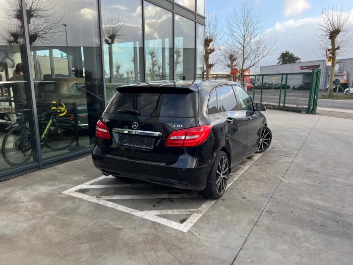 Mercedes B-Klasse V1155