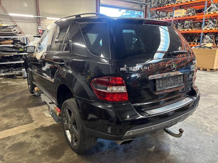 Mercedes ML-Klasse V1168