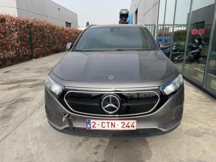 Mercedes EQA V1182
