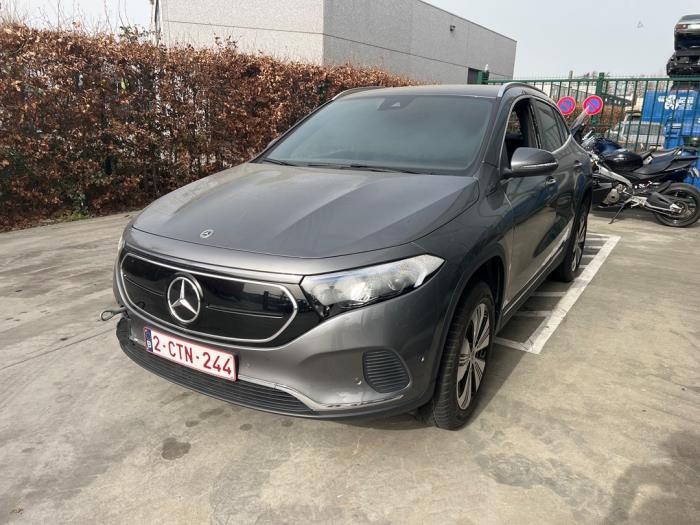 Mercedes EQA V1182