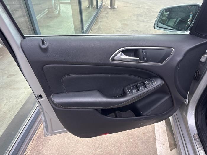 Mercedes B-Klasse V1223