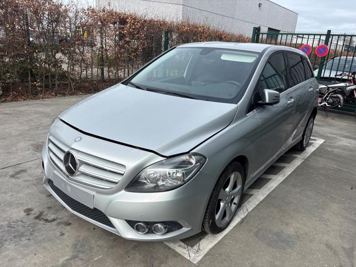 Mercedes B-Klasse V1223