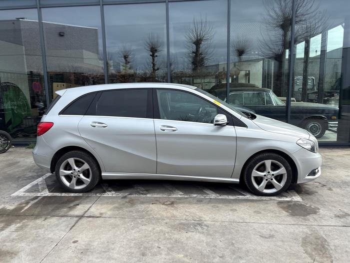 Mercedes B-Klasse V1223