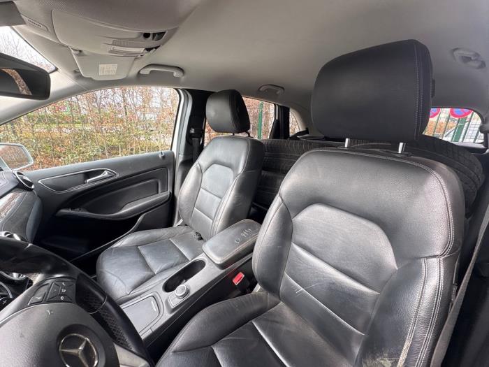 Mercedes B-Klasse V1223