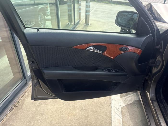 Mercedes E-Klasse V1234