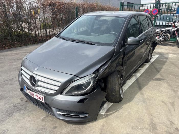 Mercedes B-Klasse V1235