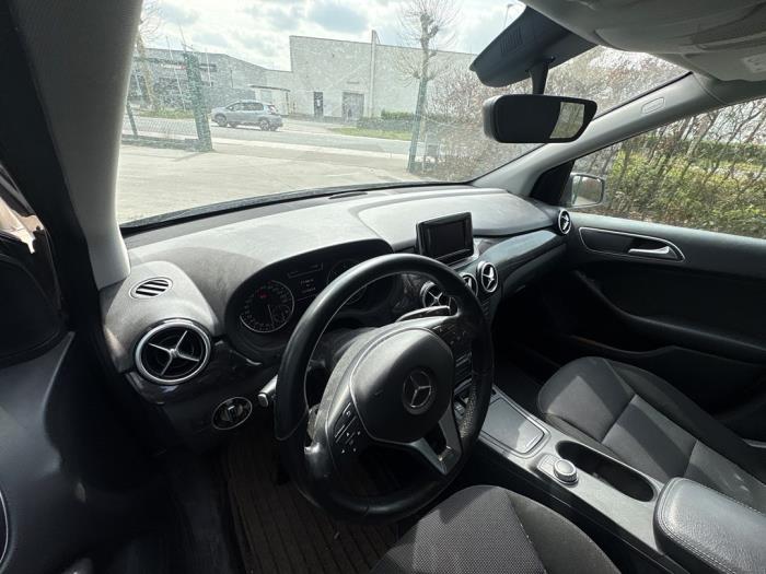 Mercedes B-Klasse V1235