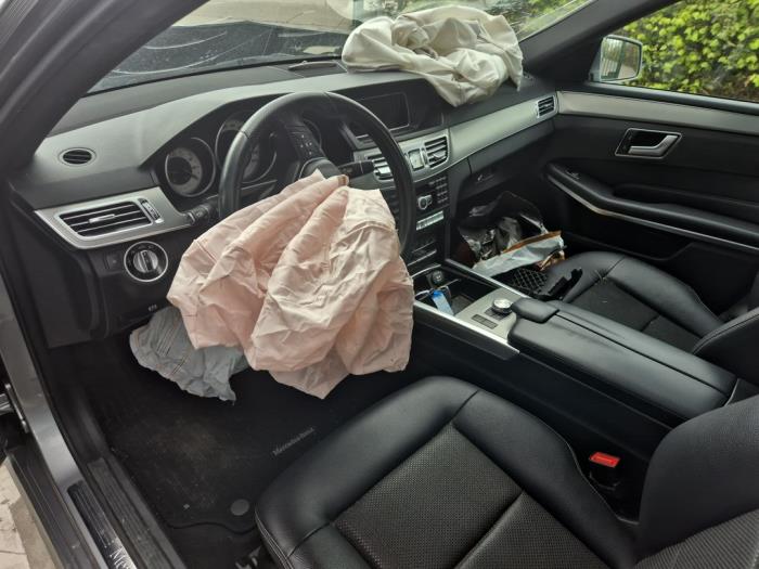 Mercedes E-Klasse V1244