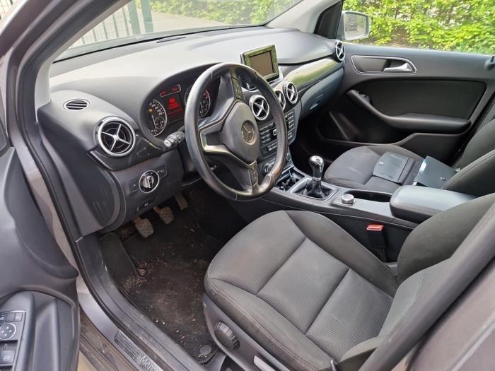 Mercedes B-Klasse V1253