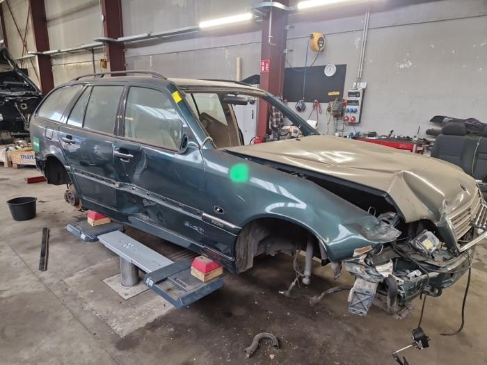 Mercedes C-Klasse V1263
