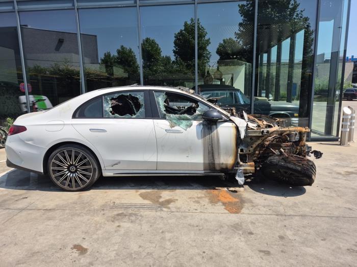 Mercedes E-Klasse V1293