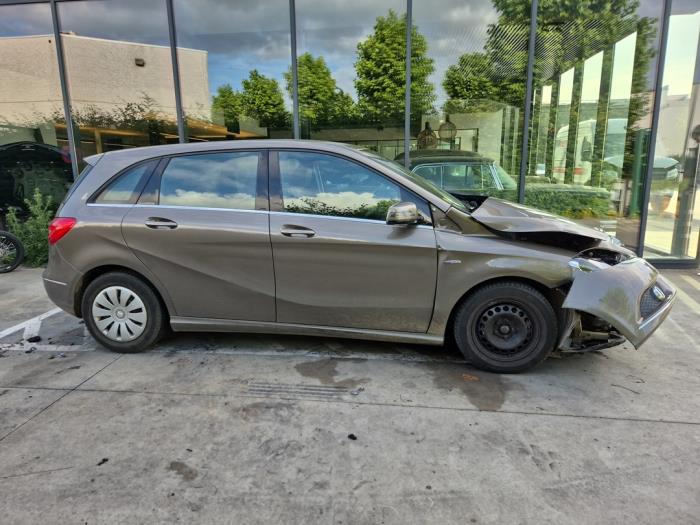 Mercedes B-Klasse V1301