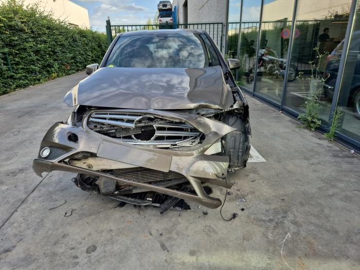 Mercedes B-Klasse V1301
