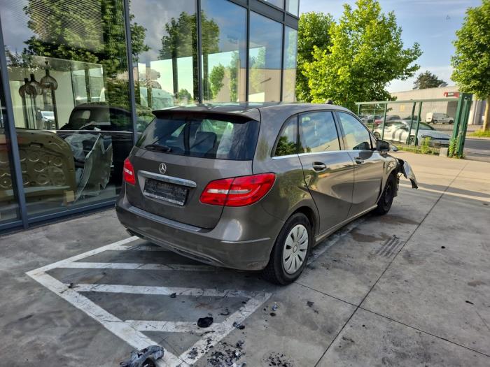 Mercedes B-Klasse V1301