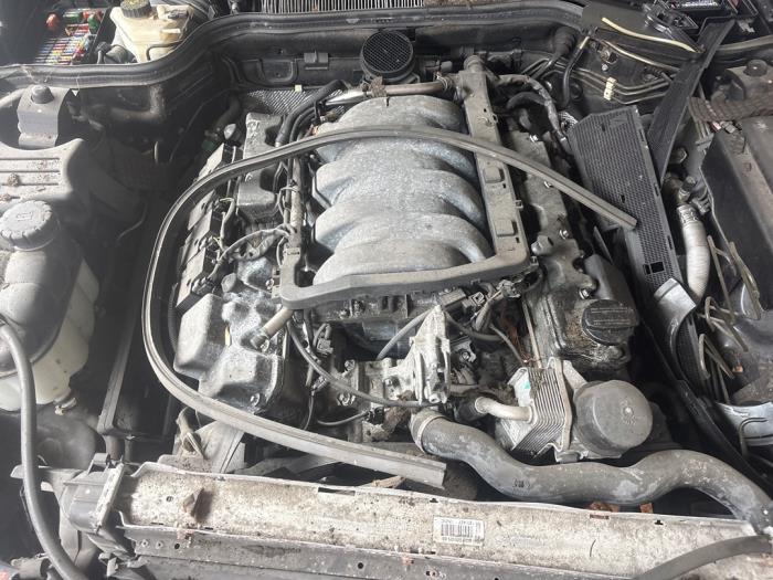 Mercedes 280SL-500SLC V1355