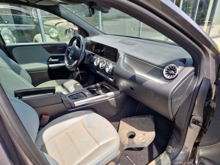 Mercedes B-Klasse V1361