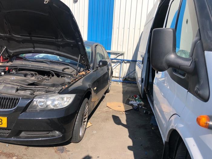 BMW 3 serie 318i 16V Sloopvoertuig (2008, Zwart)