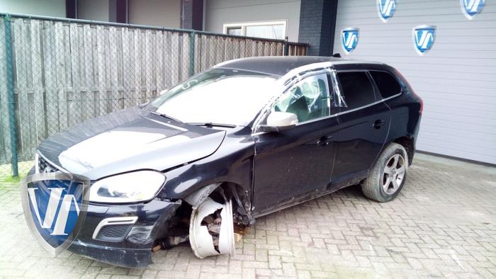 Volvo XC60 I 2.4 D5 20V AWD Geartronic Sloopvoertuig (2012, Metallic, Zwart)