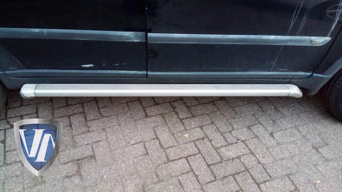 Volvo XC90 I 2.4 D5 20V Sloopvoertuig (2005, Metallic, Zwart)