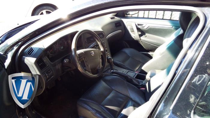 Volvo V70 2.4 D5 20V Sloopvoertuig (2003, Zwart)