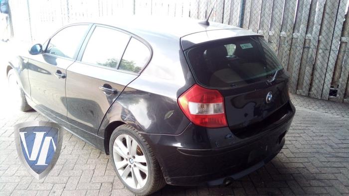 BMW 1 serie 120i 16V Sloopvoertuig (2005, Metallic, Zwart)