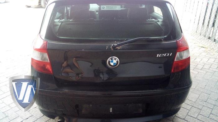 BMW 1 serie 120i 16V Sloopvoertuig (2005, Metallic, Zwart)