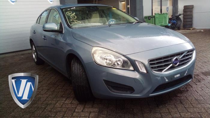 Volvo S60 II 1.6 T3 16V Sloopvoertuig (2011, Blauw)