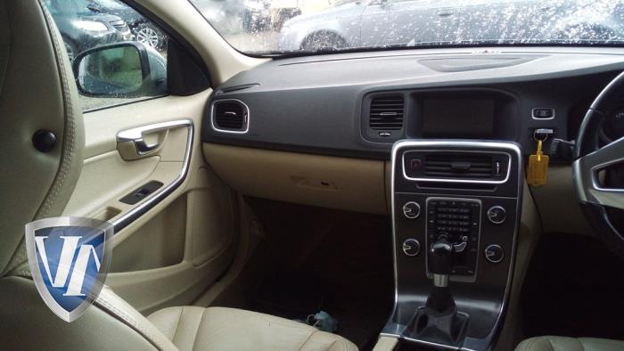 Volvo S60 II 1.6 T3 16V Sloopvoertuig (2011, Blauw)